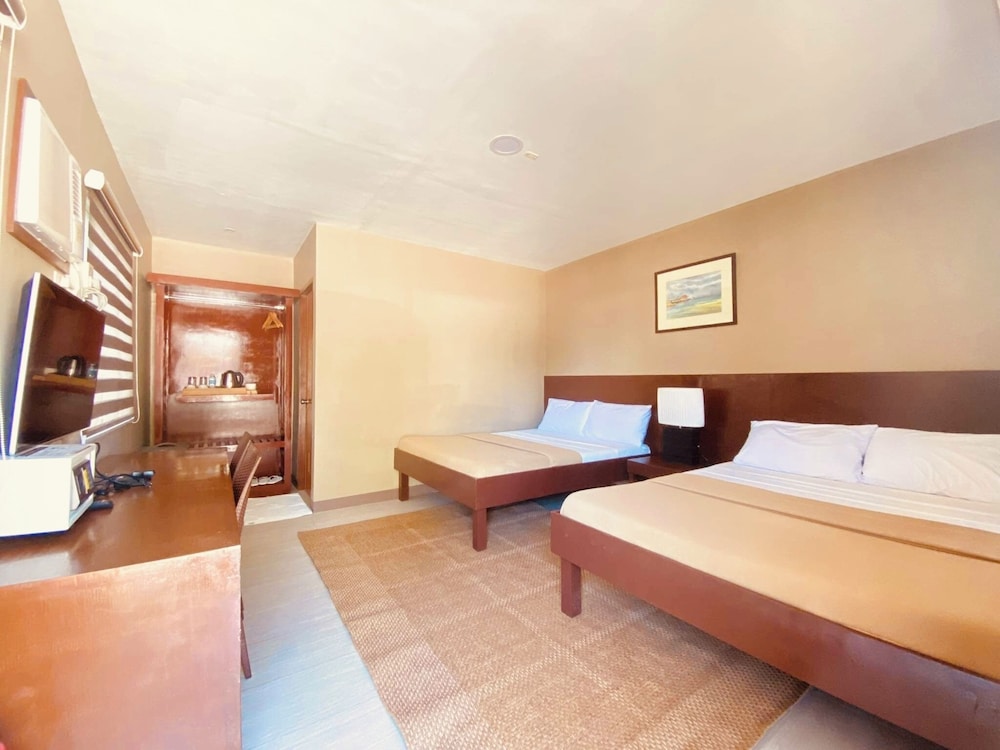 Family Quadruple Room photo 2