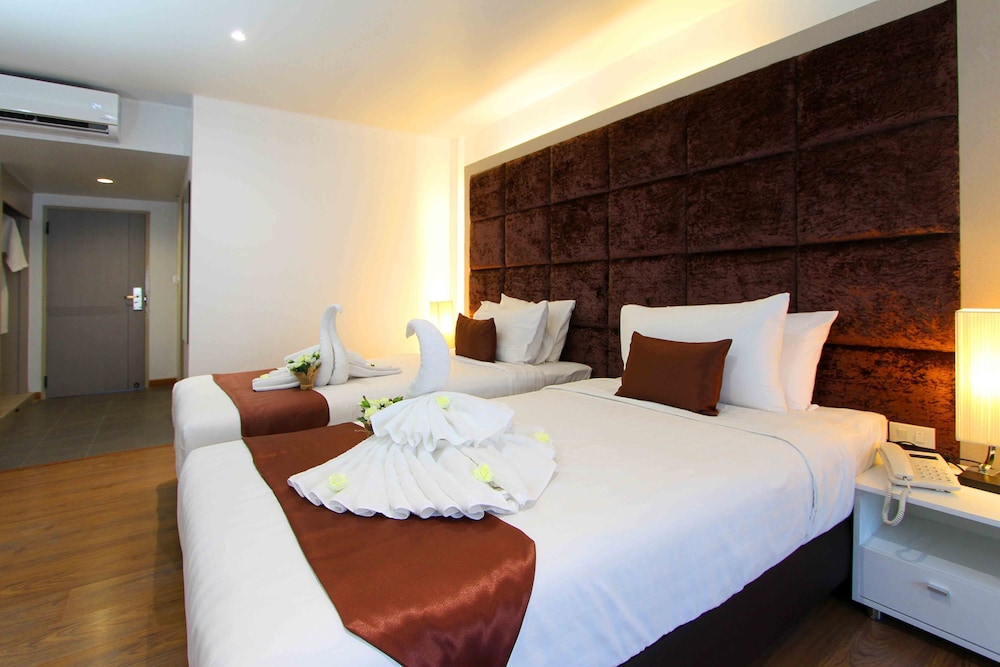 Deluxe Twin Room - Photo 12