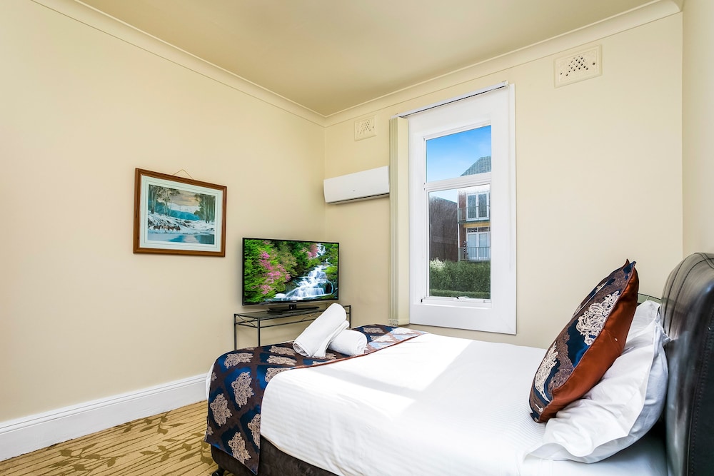 Family Room - Suite - Photo 4