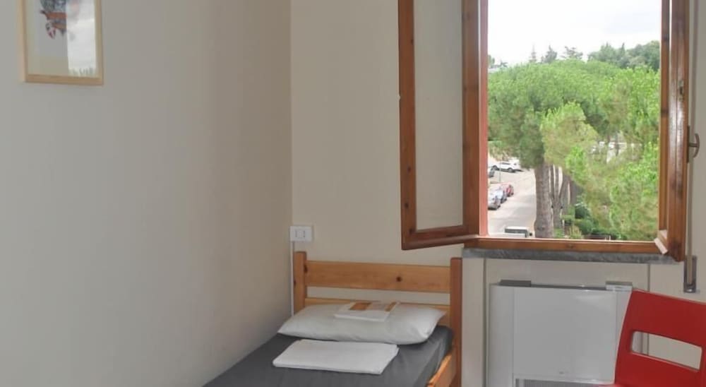 Single Room, Shared Bathroom