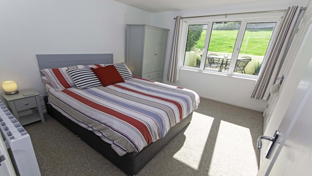 Apartment (2 Bedrooms) photo 2