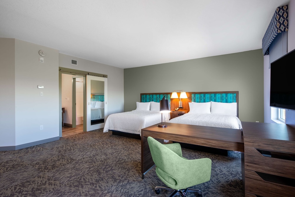 Suite, 2 Queen Beds, Non Smoking - Photo 4