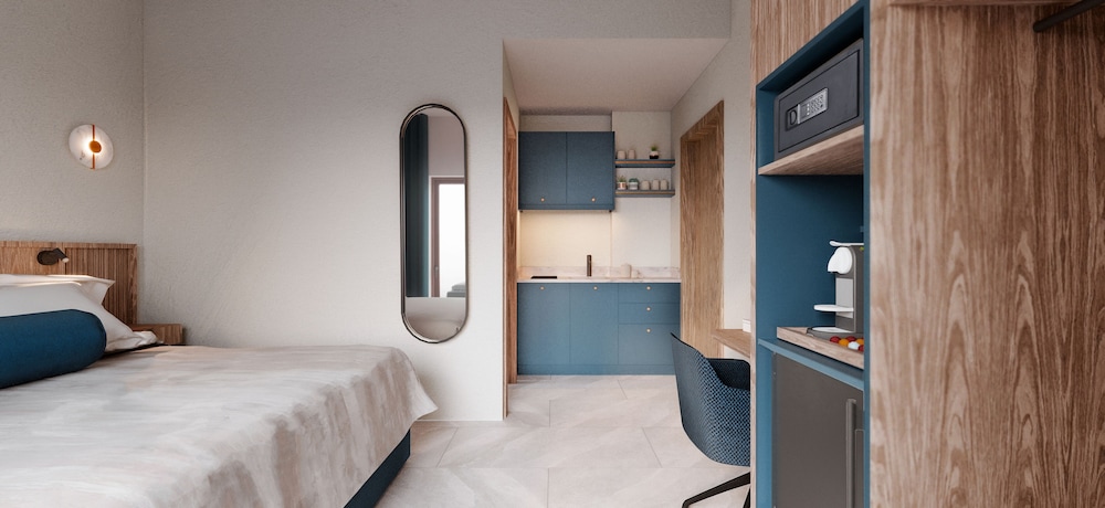 Superior Room, 1 King Bed, Kitchenette