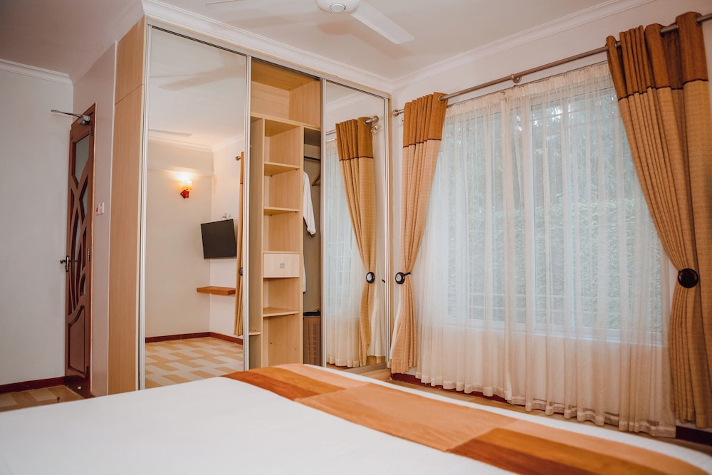 Exclusive Suite, 2 Double Beds, Ensuite, Garden View