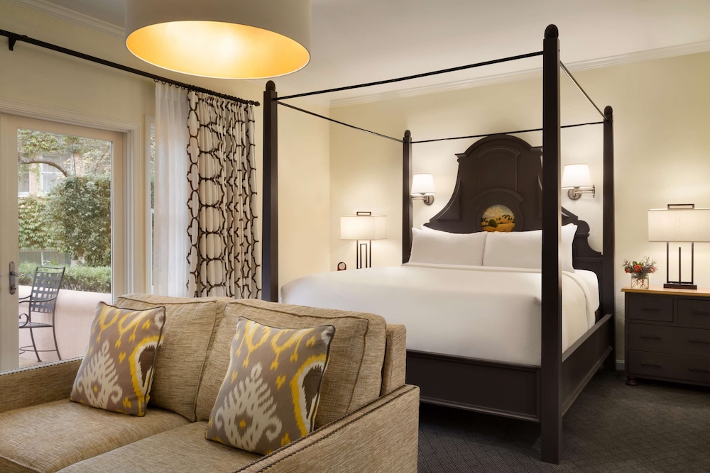 Suite, 1 King Bed with Sofa bed, Patio, Vineyard View - Photo 2
