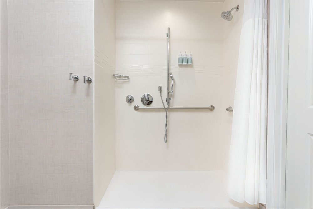 Suite, Multiple Beds - Photo 12