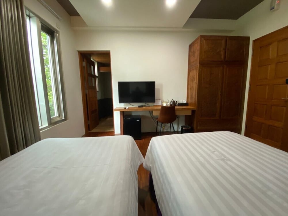 Standard Double Room photo 2