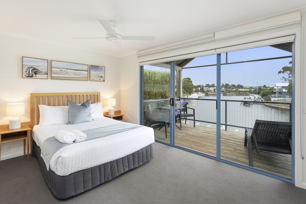 2 Bedroom Waterfront