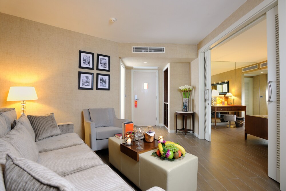 Royal Suite - Photo 3