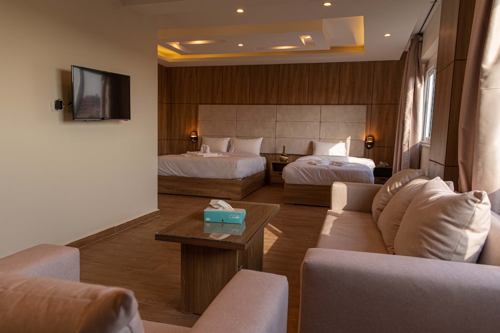 Suite with garden view photo 1