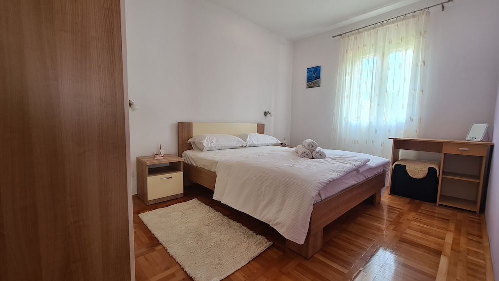 Apartment (A1)