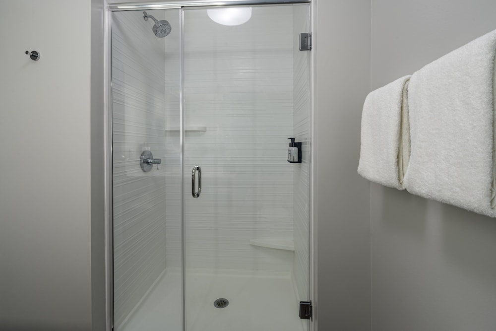 Standard Room, 1 King Bed, Accessible (Communications) - Photo 6