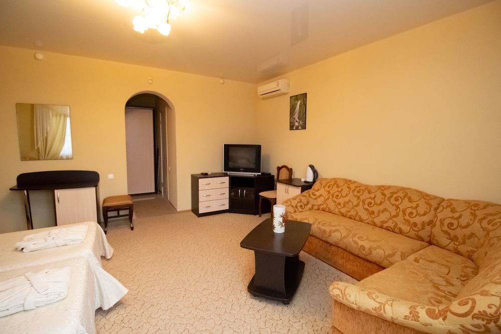 Comfort Room, Multiple Beds, Non Smoking, Mountain View photo 3