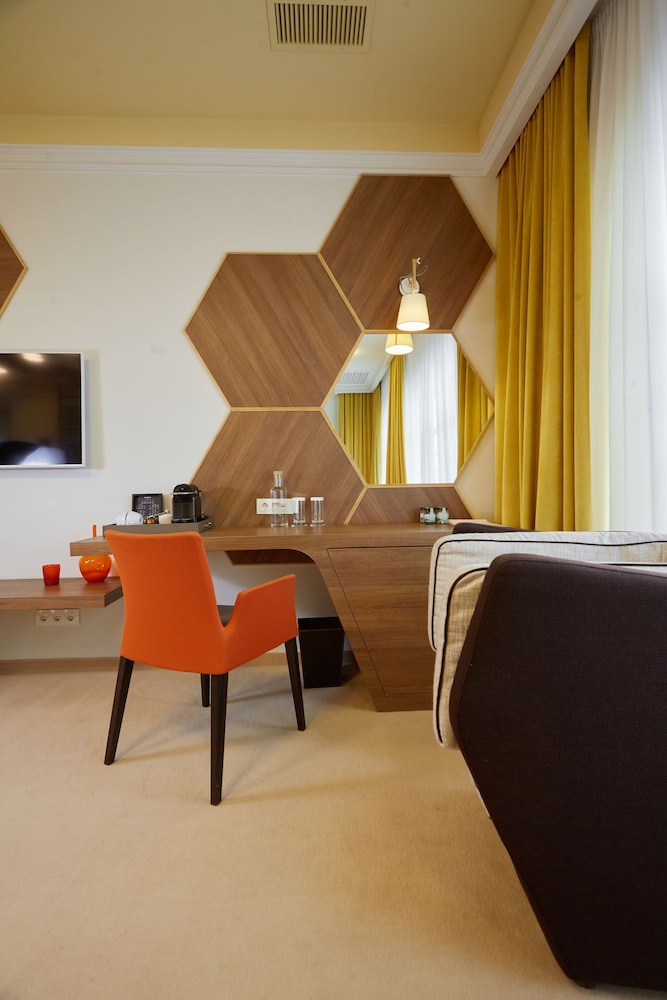 Executive Suite photo 3