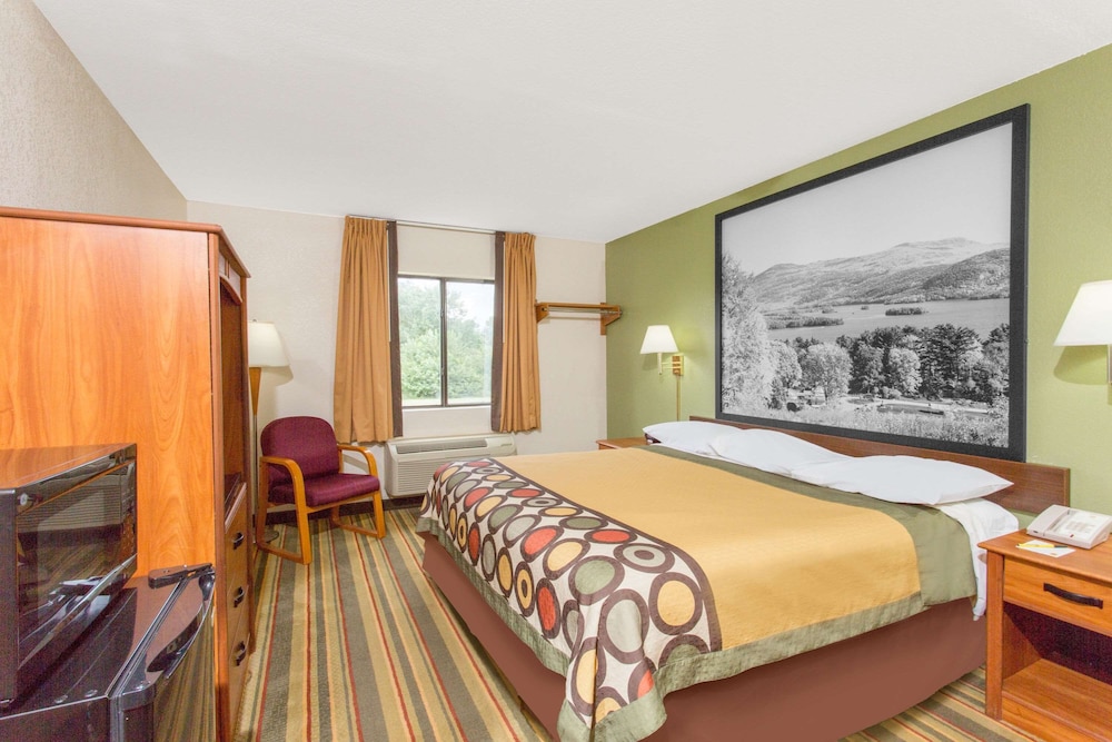 Upgraded, Suite, 1 King Bed photo 3