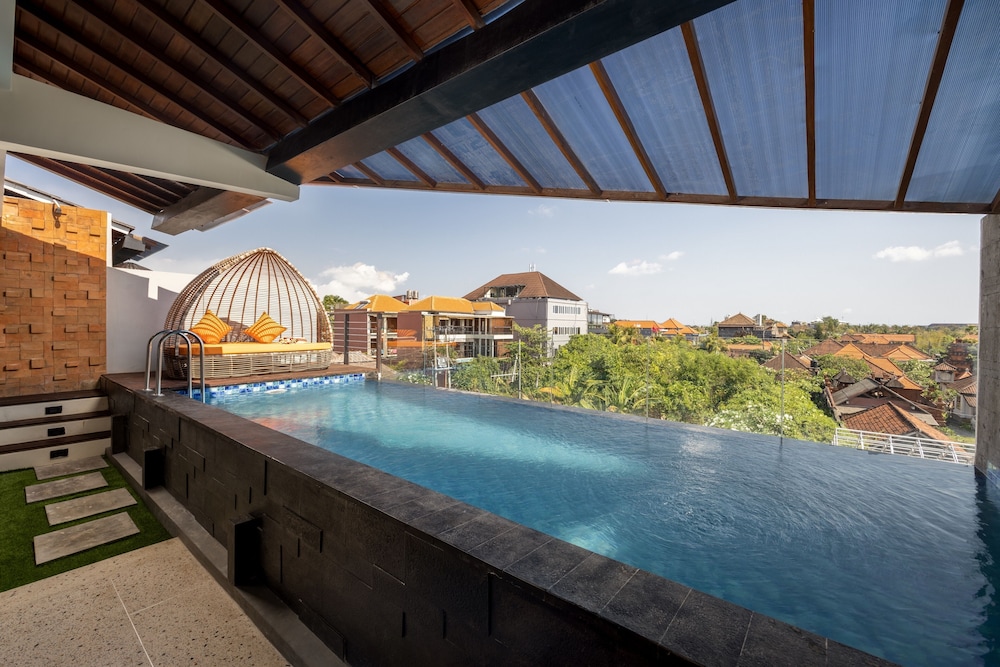 Sky Pool Suite - Photo 4