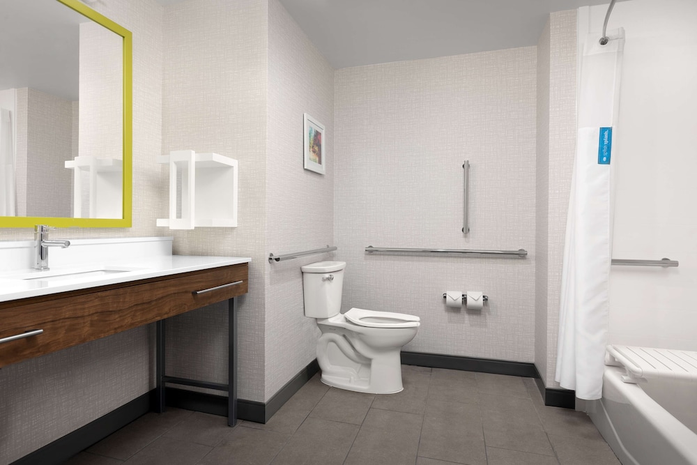 Studio, 2 Queen Beds, Accessible, Bathtub (Mobility & Hearing) - Photo 5
