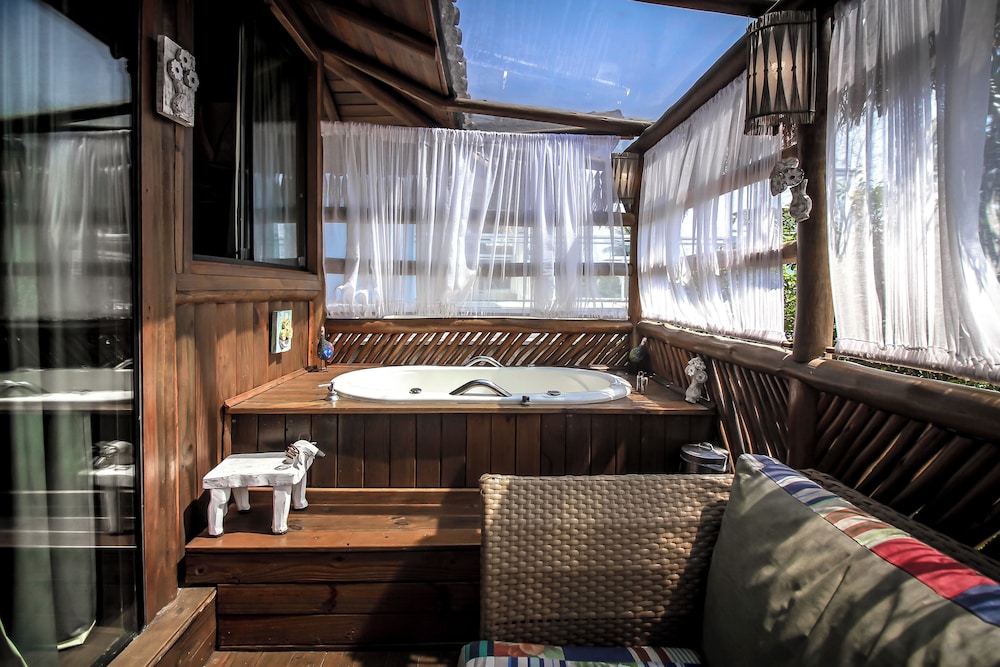Deluxe Cabin photo 2