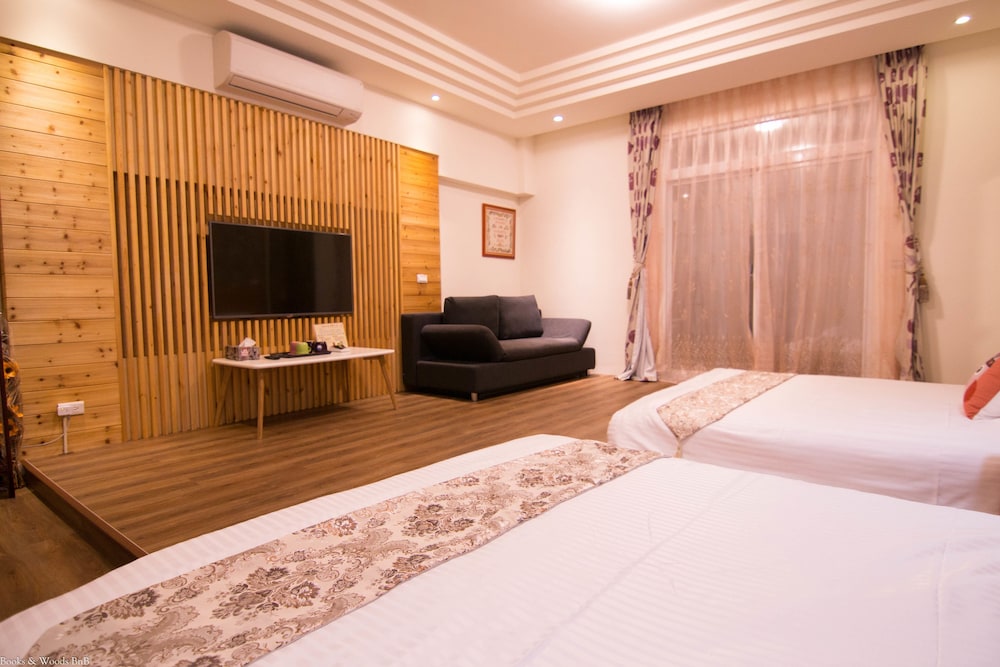 Family Room (-B-) photo 3
