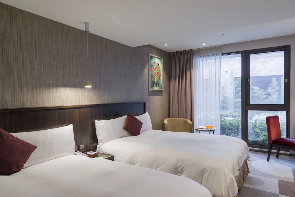 Deluxe Quadruple Room (Jupiter) photo 3