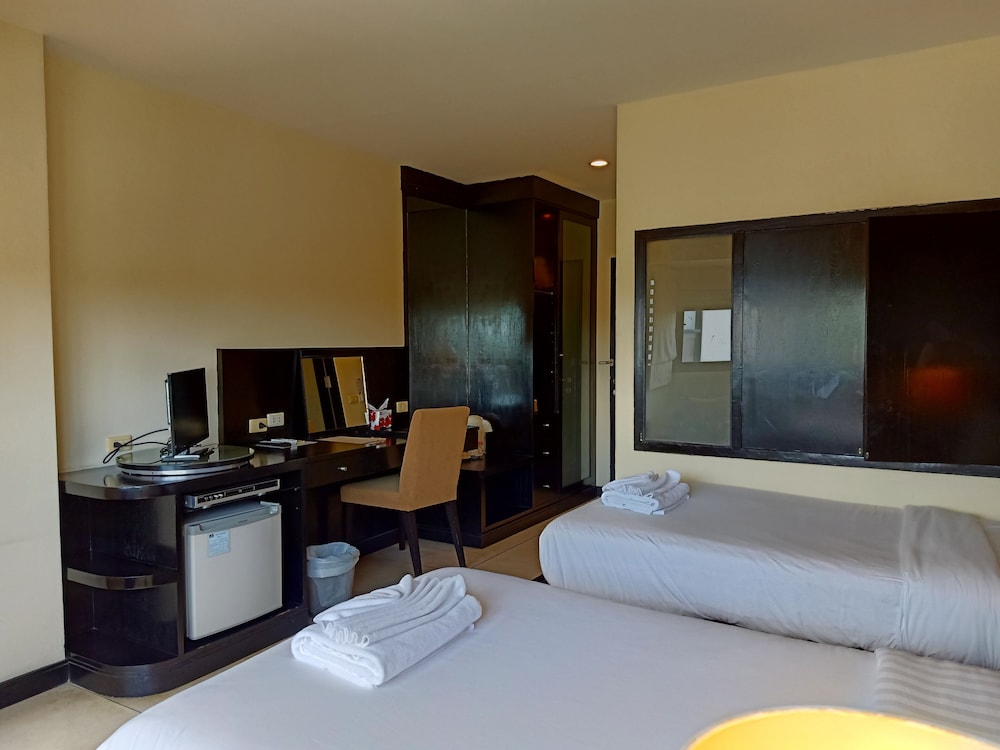 Superior Double or Twin Room - Photo 10