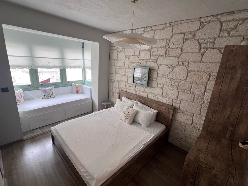 Triple Room, Private Bathroom, Courtyard View