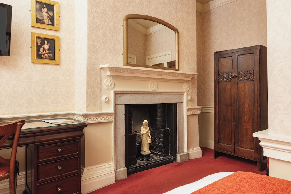 Castle Twin Room - Photo 2