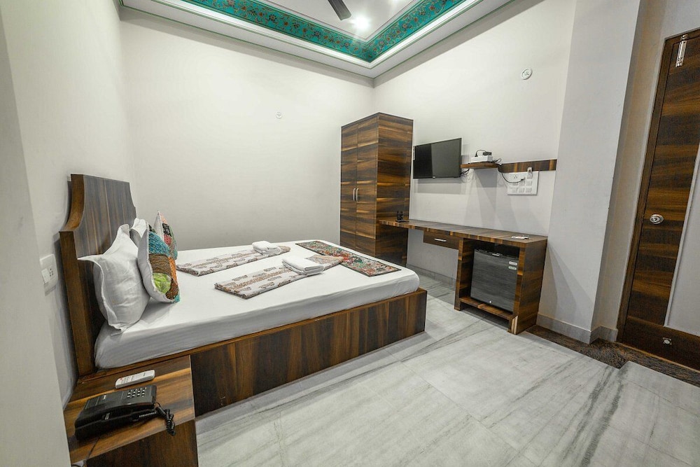 Deluxe Double or Twin Room - Photo 14