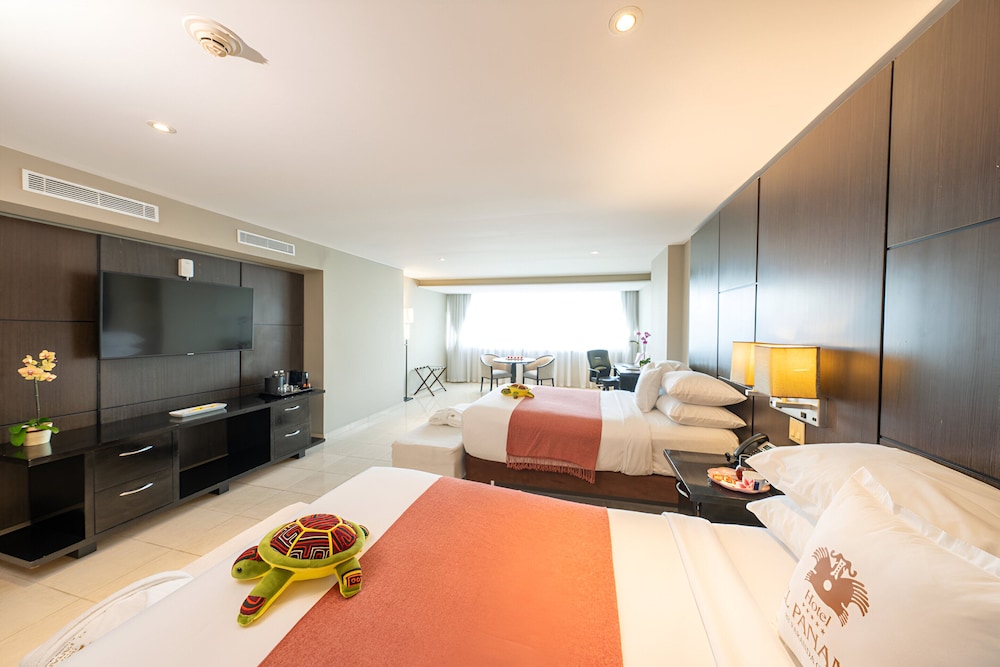 Room, 2 Double Beds, Non Smoking, Pool View - Photo 3