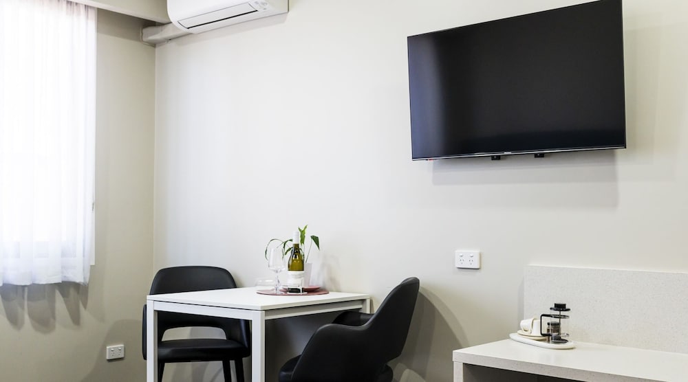 Triple Room with Kitchenette photo 2