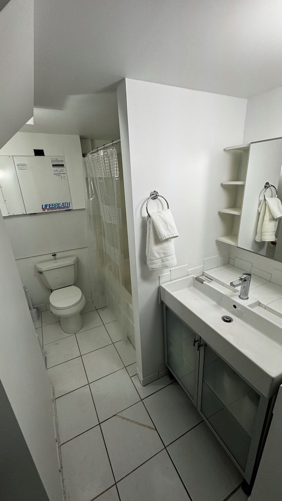 Basic Studio Suite, 1 Queen Bed with Sofa bed, Non Smoking, Kitchenette photo 3
