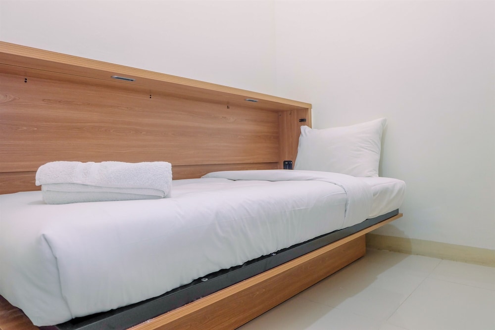 Room - Photo 8