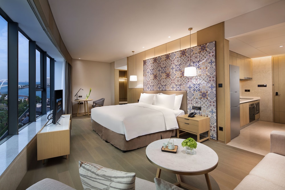 Premium Apartment, 1 King Bed, Non Smoking, Sea View photo 2