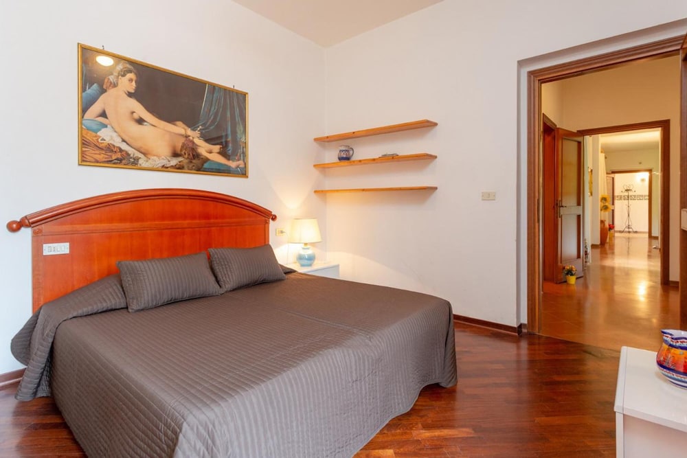 Villa photo 2