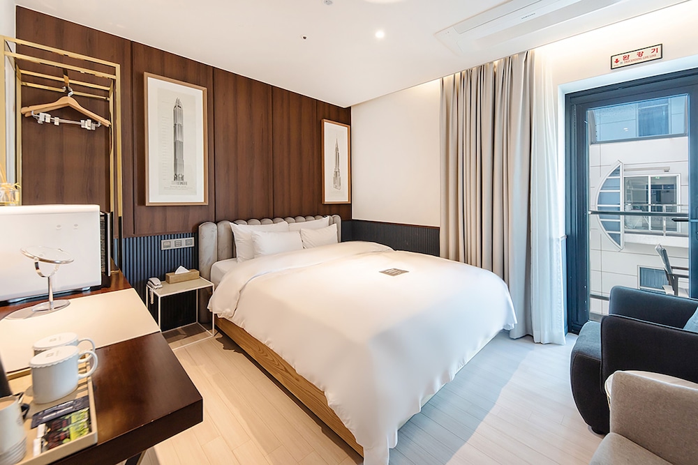 Standard Terrace Room -Breakfast Included,Unlimted Starbucks Coffee Bean,OTT Available photo 1