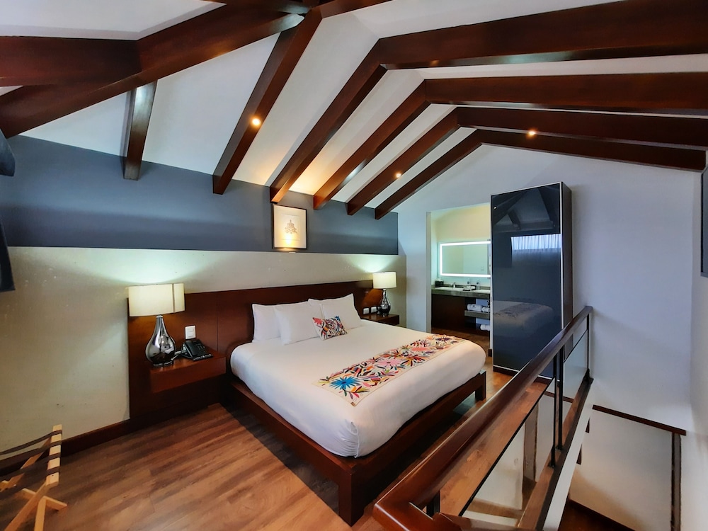 Deluxe Suite photo 1