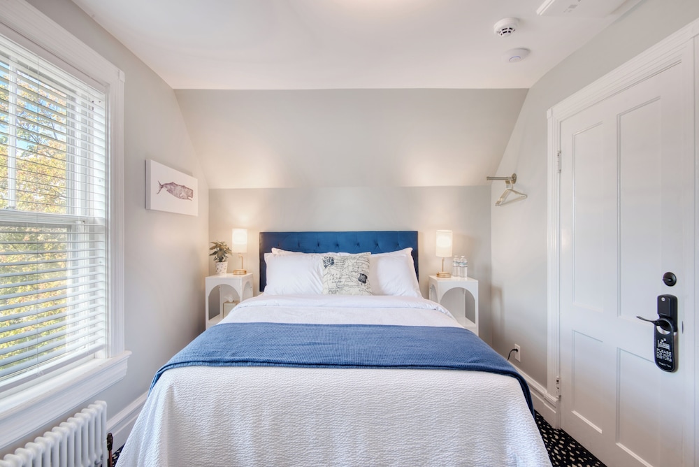 Suite #9 photo 1