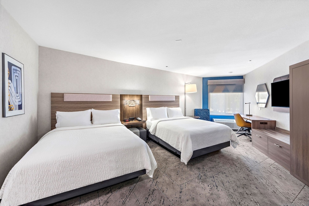 Suite, 2 Queen Beds, Kitchenette photo 1