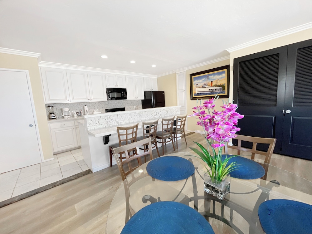 Panoramic Suite, Multiple Beds, Ocean View photo 2