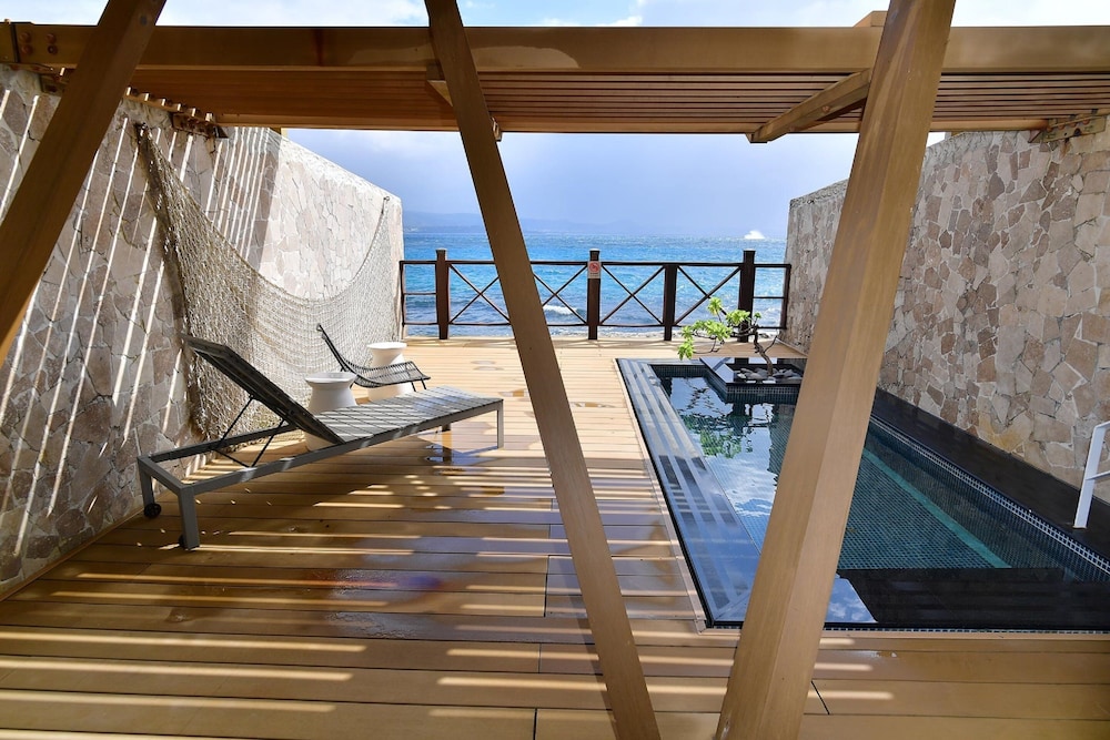 Seashore Honeymoon Suite - Photo 2