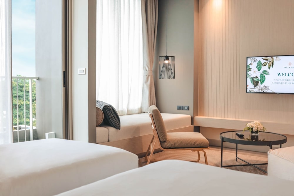 Deluxe Triple Room, Non Smoking, Private Bathroom - Photo 5