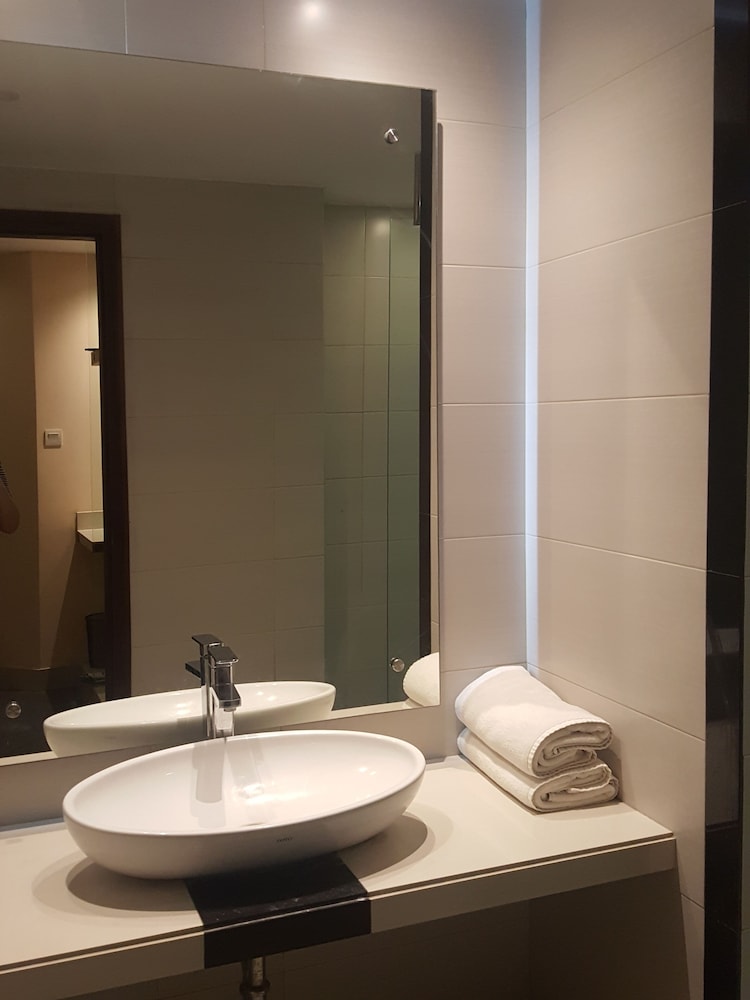 Suite - Photo 5