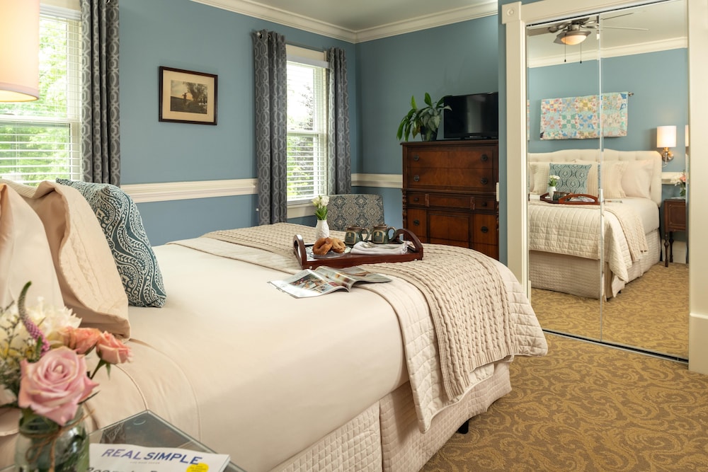 Room, 1 Queen Bed, Private Bathroom photo 3
