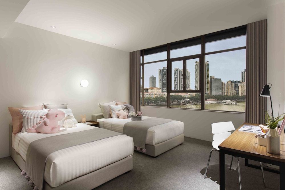Ln Deluxe River View King Bed Studio photo 3