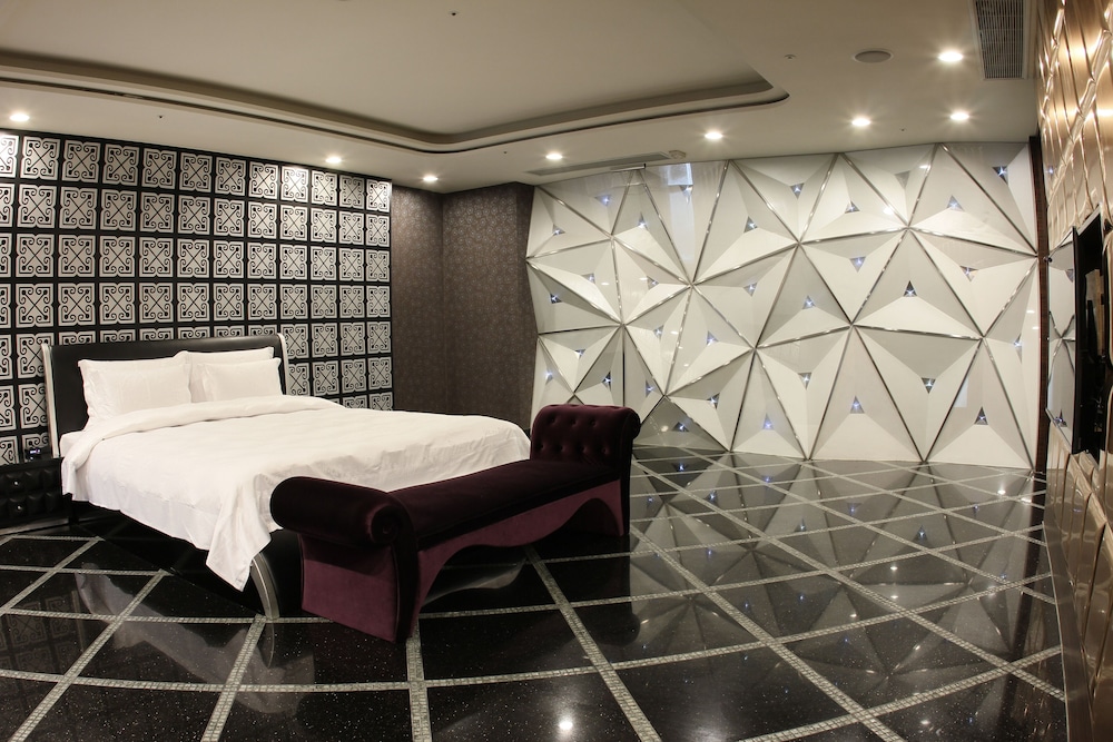 2 King Presidential Suite