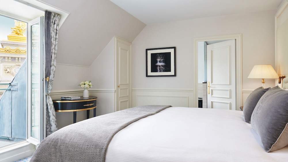 Suite, 1 Bedroom, Balcony (Opera View) thumbnail 5