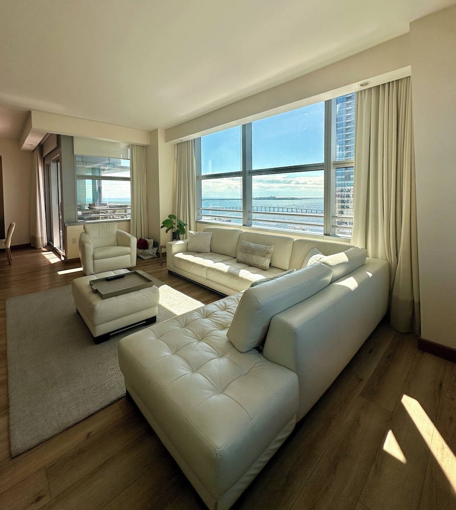 Family Apartment, Balcony, Sea View photo 3