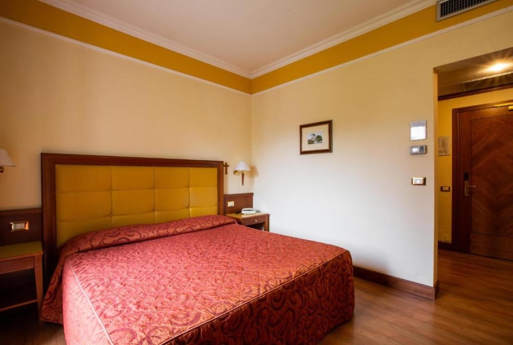 Superior Double or Twin Room, Garden View - Photo 1