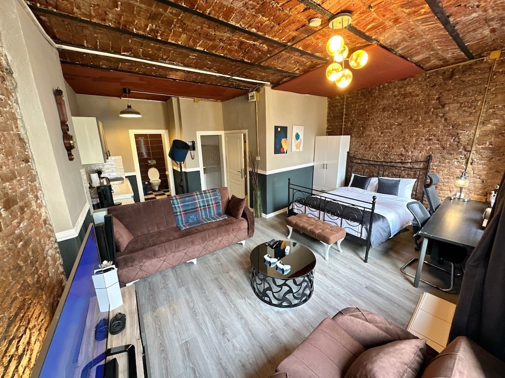 Premium Studio Suite photo 1