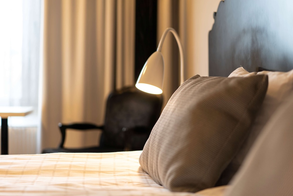 Standard Twin Room - Photo 9